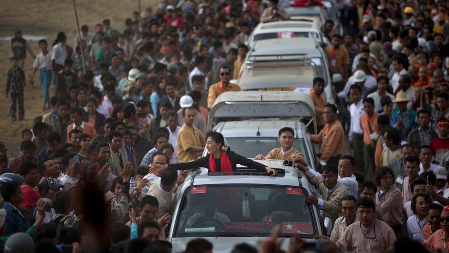 APTOPIX Myanmar Prote_Leff.jpg